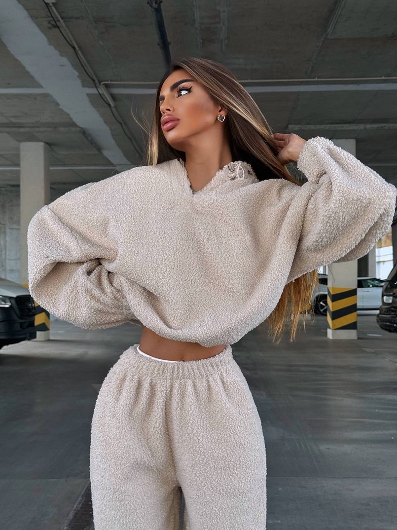 Теплий та мʼякий комплект: Обʼємний худі з капюшоном та штани з манжетами  Дуже приємний до тіла | PUSHKA SHOP