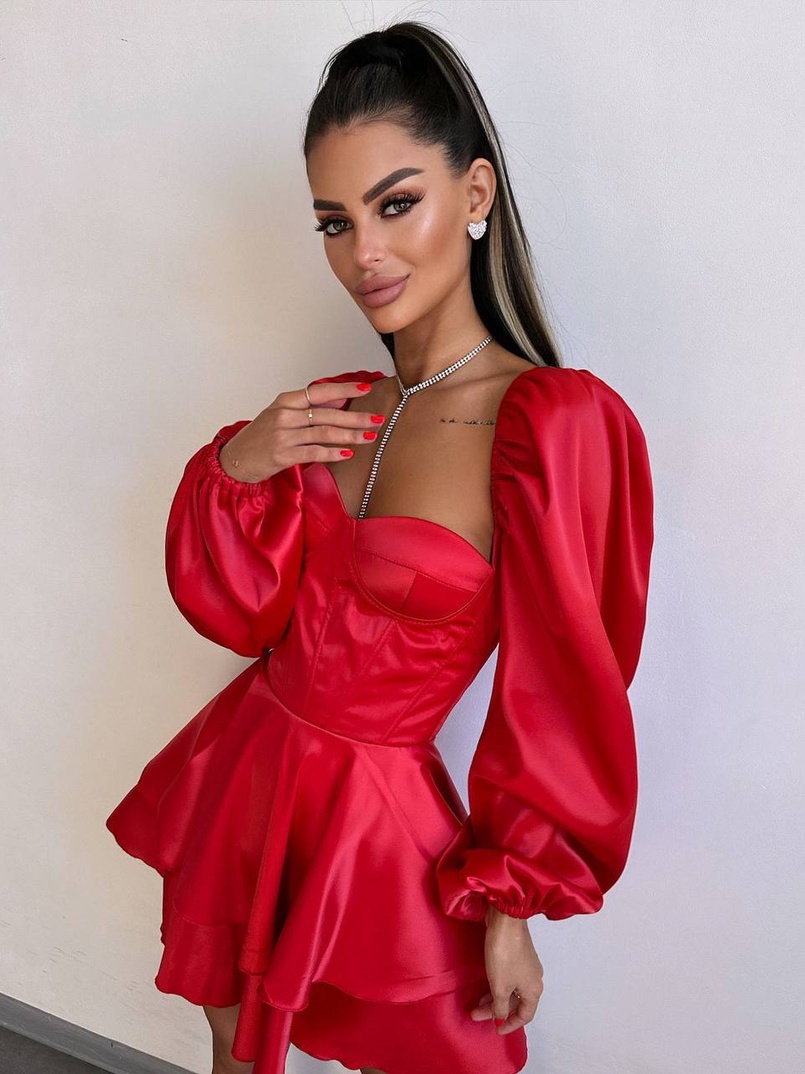 Атласна корсетна сукня бюстьє з пишною подвійною спідницею та об‘ємними рукавами Атласна корсетна сукня бюстьє з пишною подвійною спідницею та об‘ємними рукавами | PUSHKA SHOP