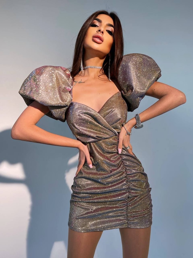 Блестящее платье с объемными рукавами Блестящее платье с объемными рукавами | PUSHKA SHOP