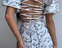 Сукня -міді зі шнурівкою на спинці та розрізом на ніжці з принтом Сукня -міді зі шнурівкою на спинці та розрізом на ніжці з принтом | PUSHKA SHOP