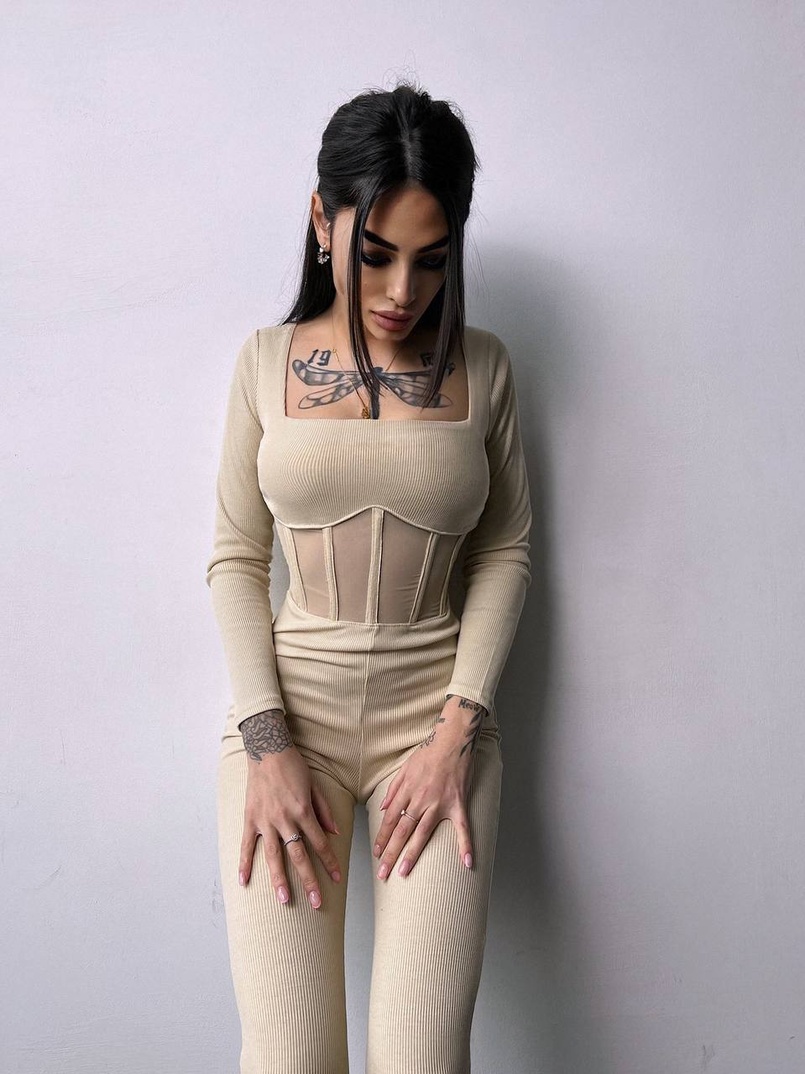 Облягаючий трикотажний комбінезон з елементами корсету Облягаючий трикотажний комбінезон з елементами корсету | PUSHKA SHOP
