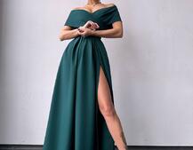 Сукня максі  з відкритими плечима та розрізом на спідниці Сукня максі  з відкритими плечима та розрізом на спідниці | PUSHKA SHOP