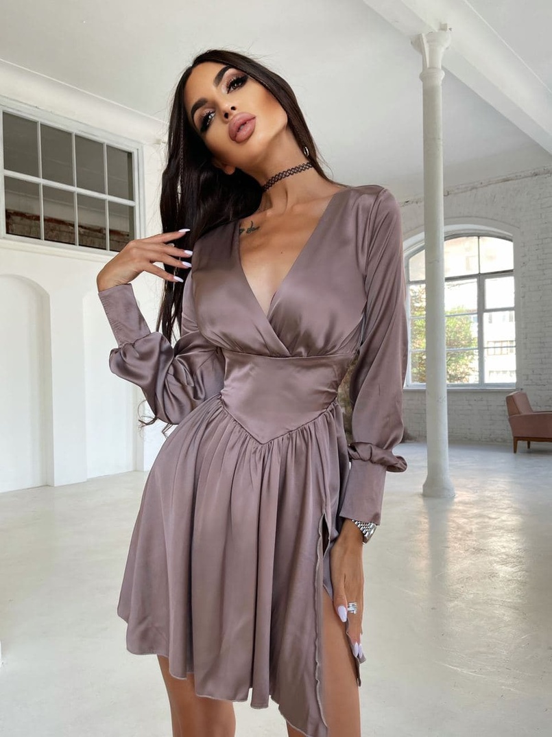 Шелковое платье с разрезом + корсет из эко-кожи Шелковое платье с разрезом + корсет из эко-кожи | PUSHKA SHOP