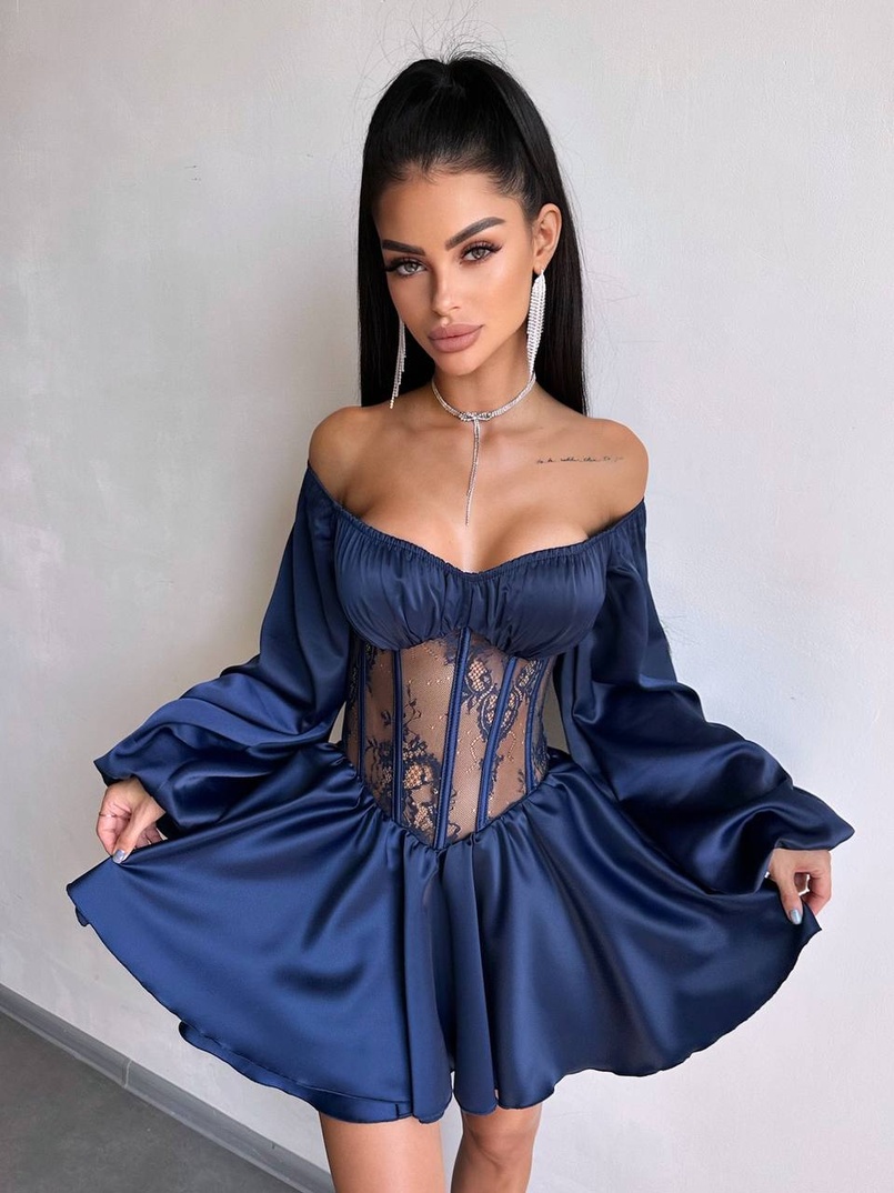 Атласна сукня з обʼємними рукавами та мереживом | PUSHKA SHOP