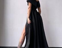 Сукня максі  з відкритими плечима та розрізом на спідниці Сукня максі  з відкритими плечима та розрізом на спідниці | PUSHKA SHOP