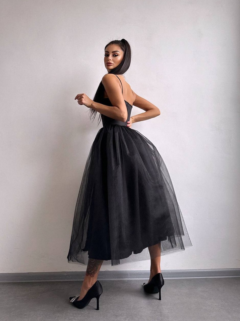 Сукня міді із чашечками з пишною спідницею Сукня міді із чашечками з пишною спідницею | PUSHKA SHOP