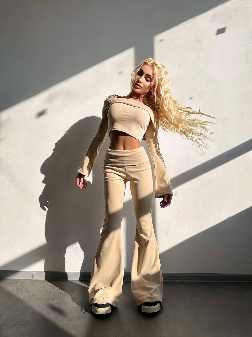 Трикотажний комплект: топ із хомутом + штани кльош | PUSHKA SHOP