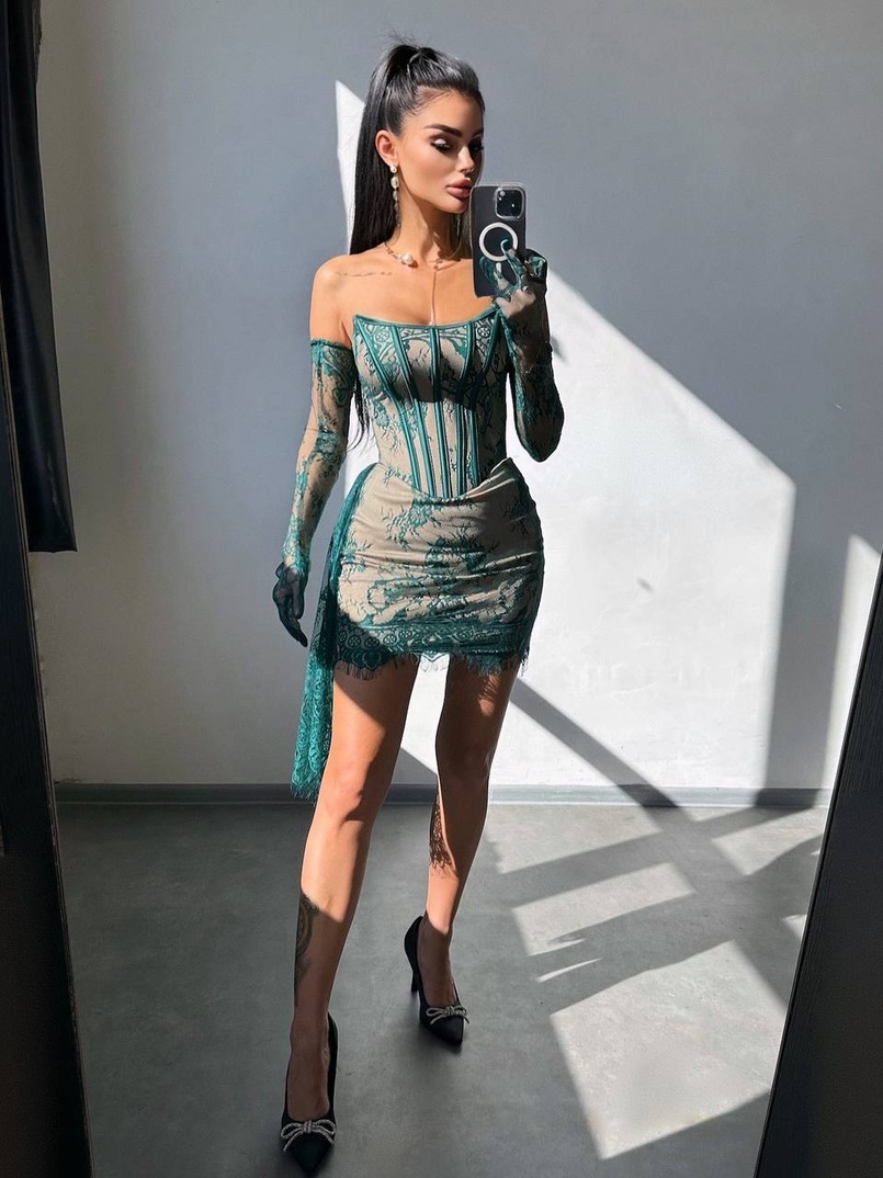 Сукня міні зі шлейфом та рукавичками | PUSHKA SHOP