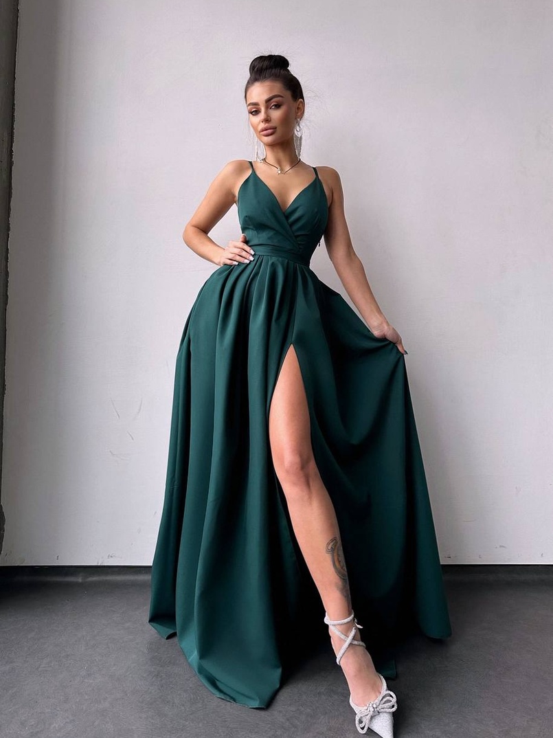 Сукня максі на тонких бретелях з розрізом на спідниці  | PUSHKA SHOP