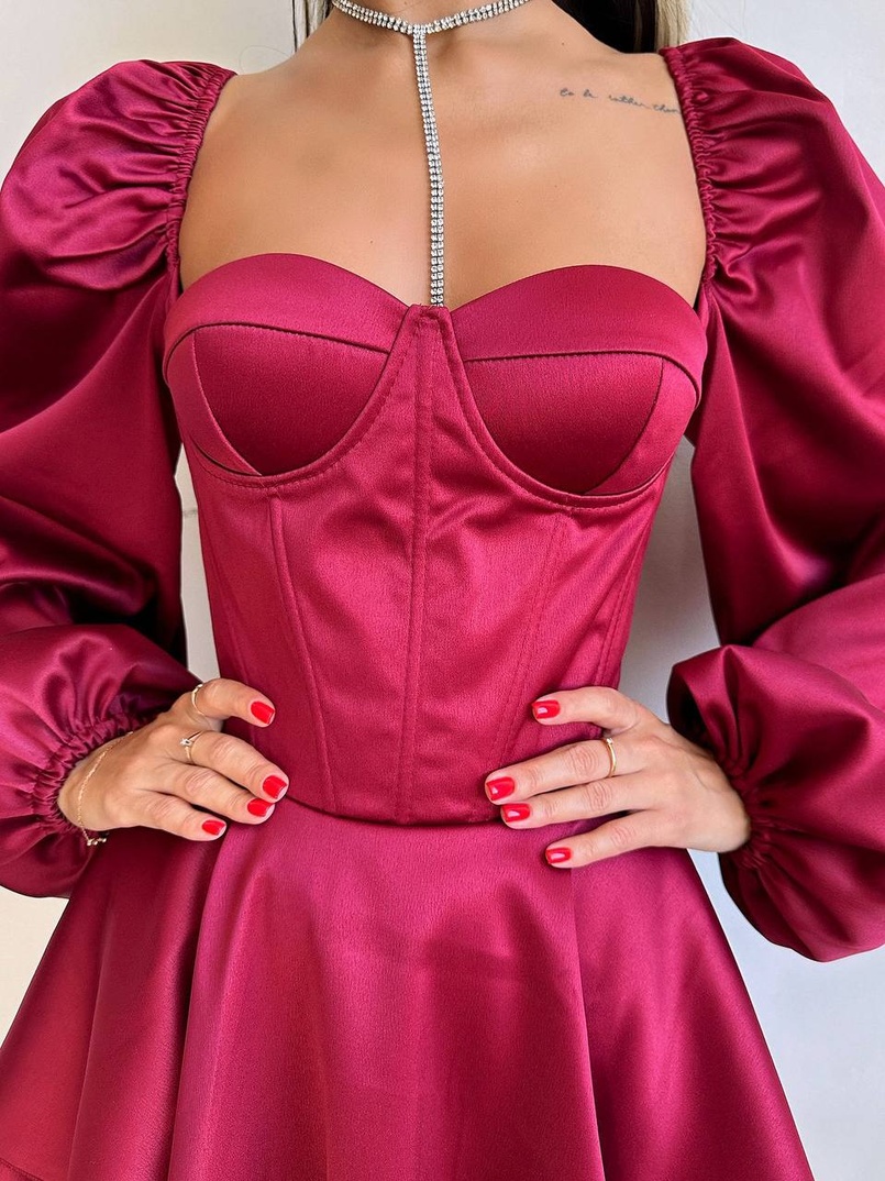 Атласна корсетна сукня бюстьє з пишною подвійною спідницею та об‘ємними рукавами Атласна корсетна сукня бюстьє з пишною подвійною спідницею та об‘ємними рукавами | PUSHKA SHOP