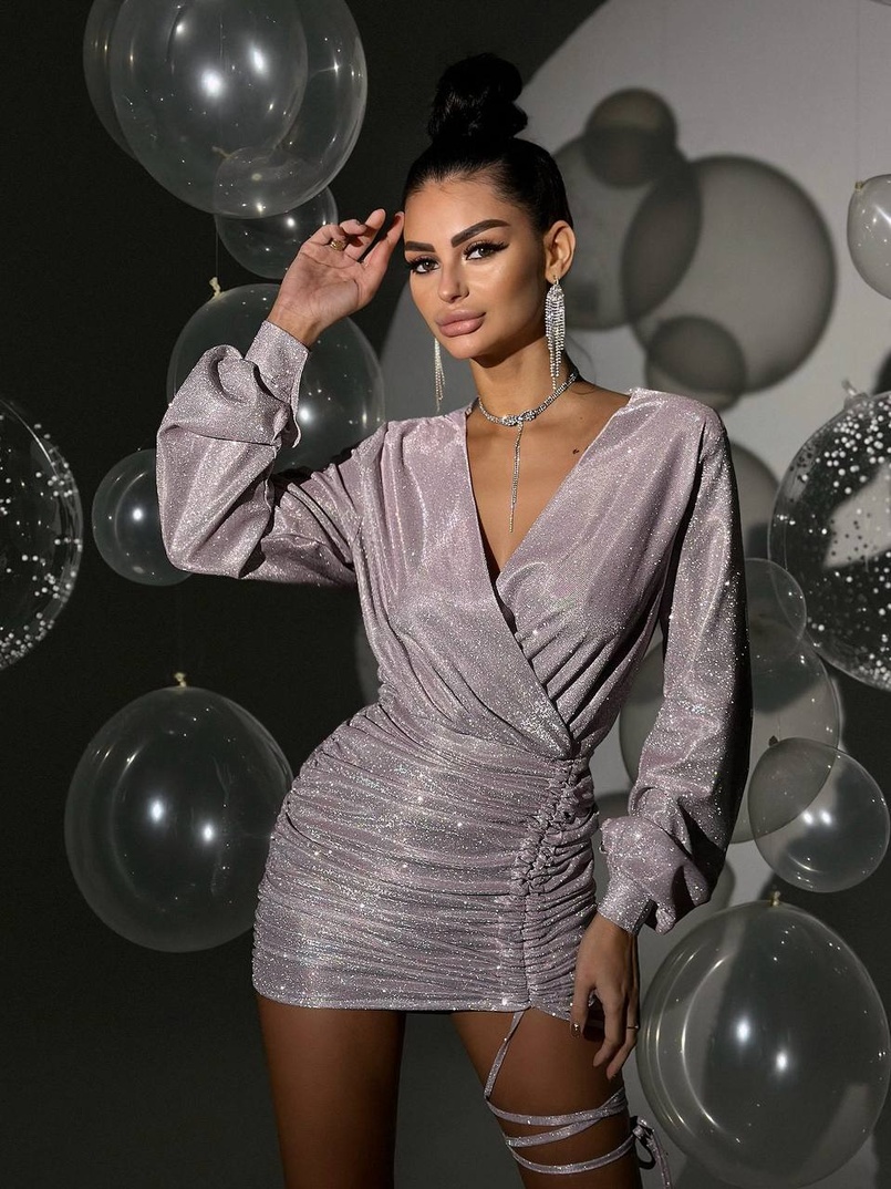 Сяюча сукня міні із завʼязкою на ніжці Сяюча сукня міні із завʼязкою на ніжці | PUSHKA SHOP