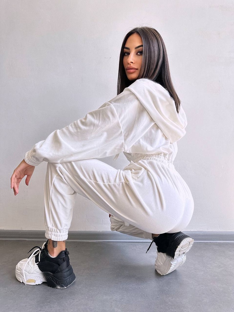 Велюровий комбінезон Велюровий комбінезон | PUSHKA SHOP