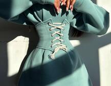 Тепле приталене худі з капюшоном на флісі + корсет на шнурівці Можна носити з корсетом та без Тепле приталене худі з капюшоном на флісі + корсет на шнурівці Можна носити з корсетом та без | PUSHKA SHOP