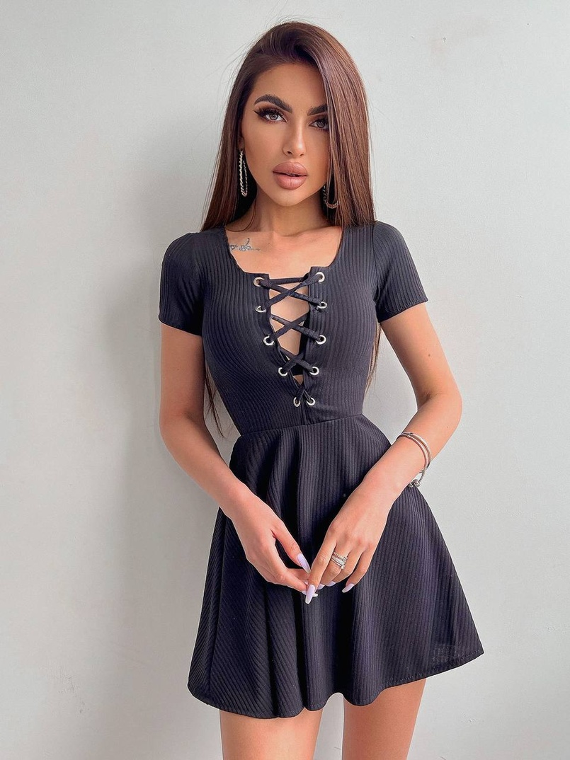 Трикотажное платье-мини со шнуровкой на груди  Трикотажное платье-мини со шнуровкой на груди  | PUSHKA SHOP