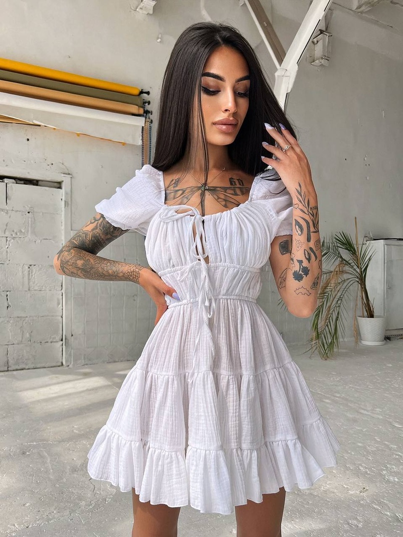 Муслиновое платье с оборками и завязками на груди Муслиновое платье с оборками и завязками на груди | PUSHKA SHOP