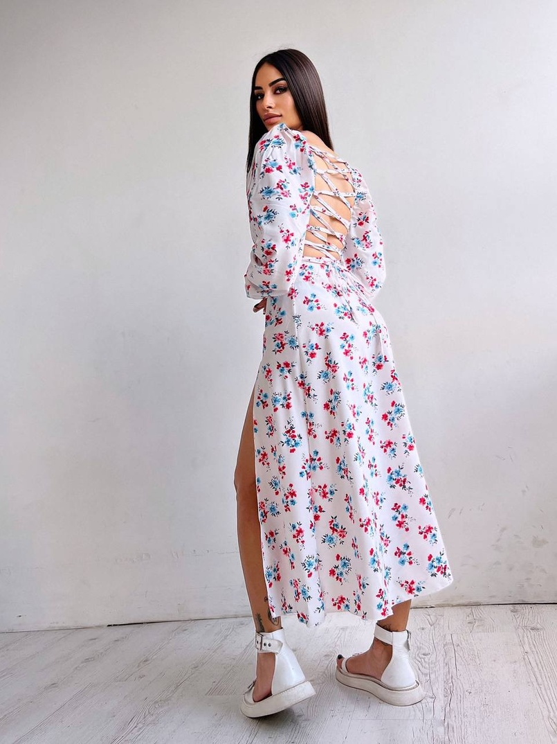 Сукня зі шнурівкою по спинці та розрізом на спідниці Сукня зі шнурівкою по спинці та розрізом на спідниці | PUSHKA SHOP