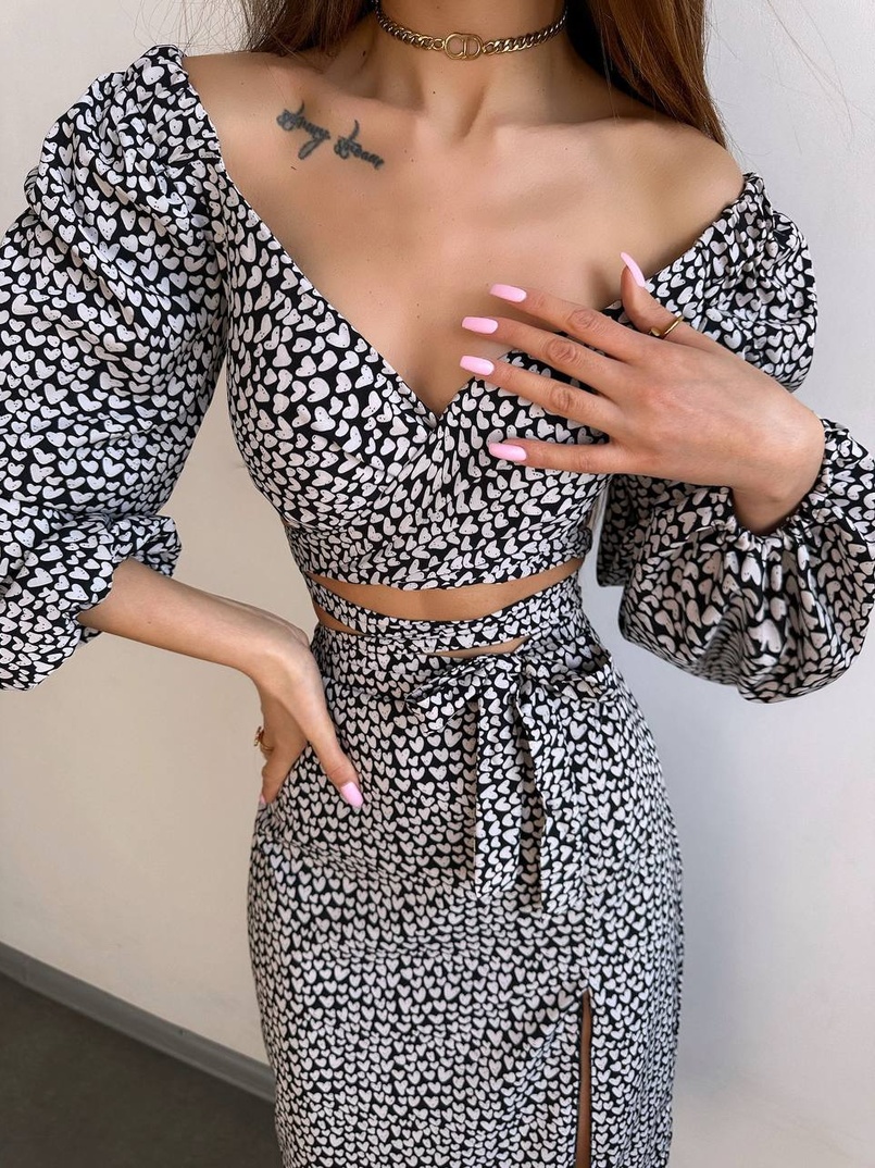 Комплект: топ із зав'язками на талії + спідниця міді з розрізом Комплект: топ із зав'язками на талії + спідниця міді з розрізом | PUSHKA SHOP