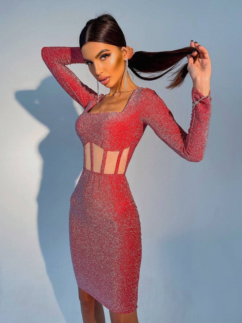 Приталенное блестящее платье с корсетной вставкой и юбкой-карандашом Приталенное блестящее платье с корсетной вставкой и юбкой-карандашом | PUSHKA SHOP