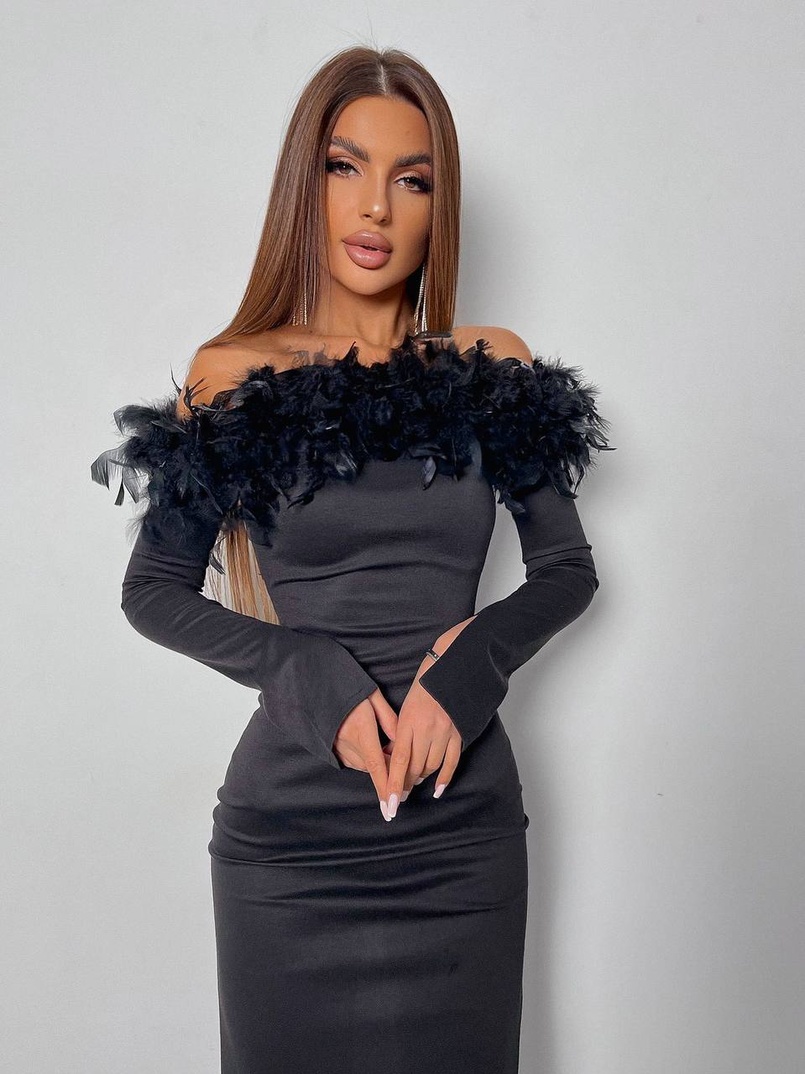 Сукня міді, декорована натуральним пір'ям Сукня міді, декорована натуральним пір'ям | PUSHKA SHOP