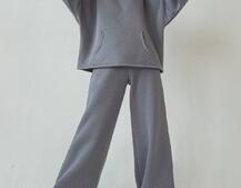 Тёплый костюм с расклешенными брюками Тёплый костюм с расклешенными брюками | PUSHKA SHOP