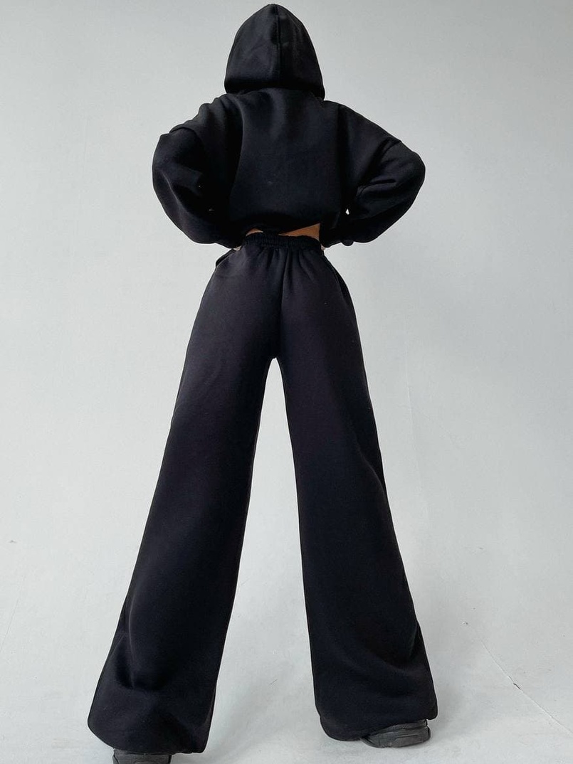 Тёплый костюм с расклешенными брюками Тёплый костюм с расклешенными брюками | PUSHKA SHOP