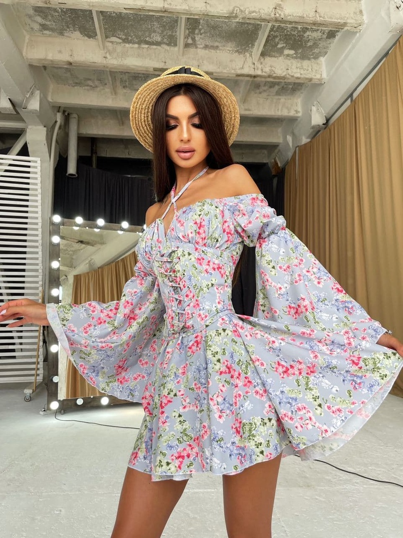 Цветочное платье с расклешенными рукавами и корсетом Цветочное платье с расклешенными рукавами и корсетом | PUSHKA SHOP