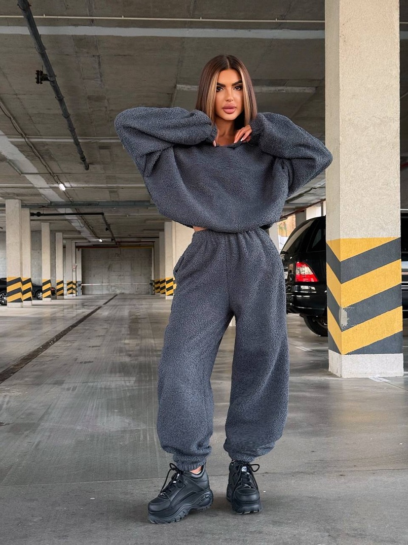 Теплий та мʼякий комплект: Обʼємний худі з капюшоном та штани з манжетами  Дуже приємний до тіла | PUSHKA SHOP