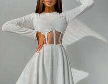 Приталенное платье с корсетной вставкой и пышной юбкой-солцем Приталенное платье с корсетной вставкой и пышной юбкой-солцем | PUSHKA SHOP