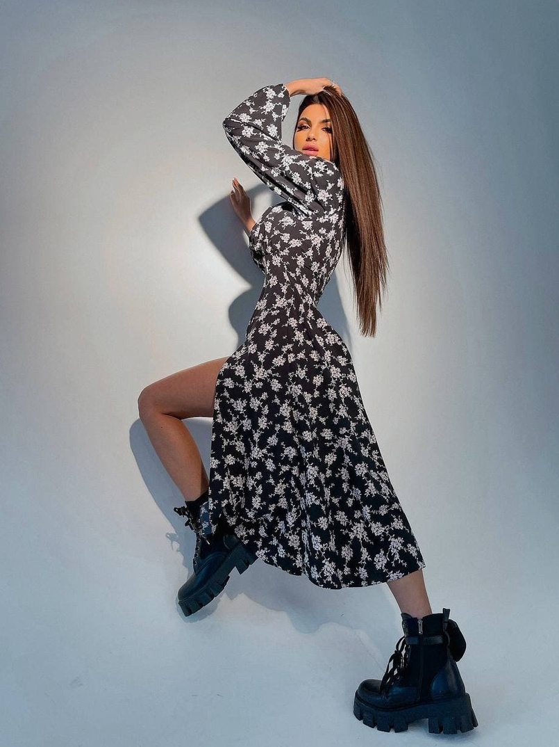 Цветочное платье миди с разрезом + прозрачный бельевой корсет Цветочное платье миди с разрезом + прозрачный бельевой корсет | PUSHKA SHOP