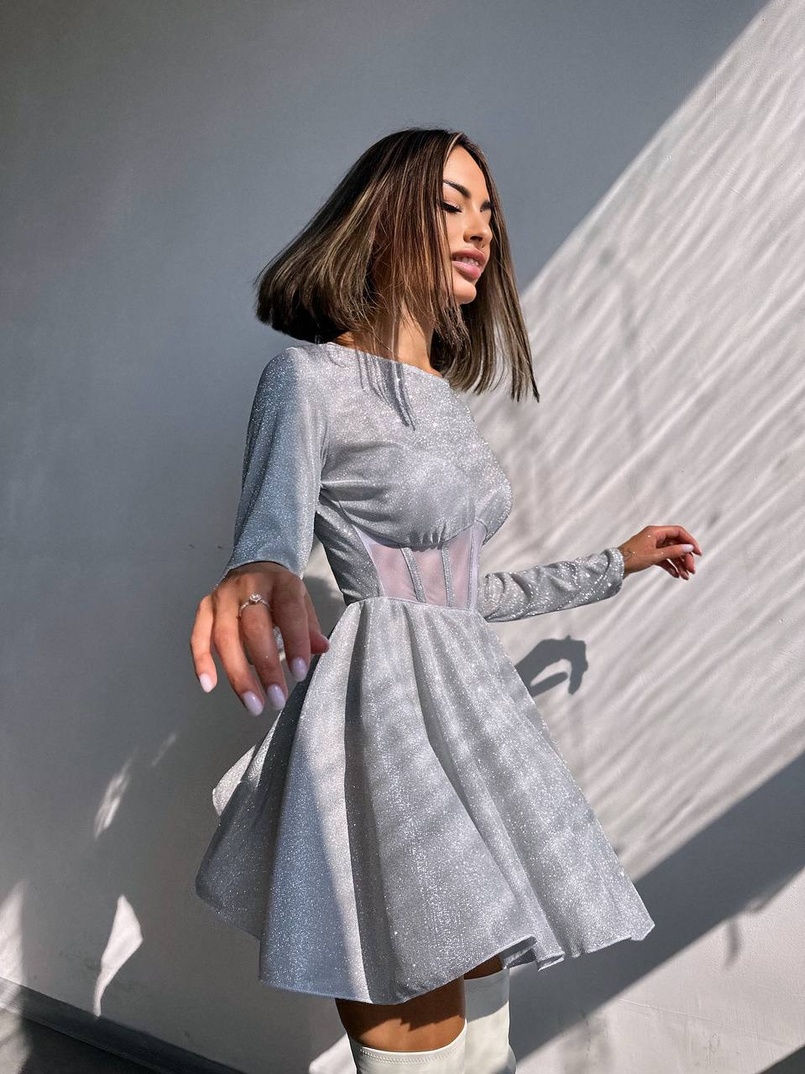 Приталена блискуча сукня з корсетною вставкою та пишною спідницею-сонцем Приталена блискуча сукня з корсетною вставкою та пишною спідницею-сонцем | PUSHKA SHOP