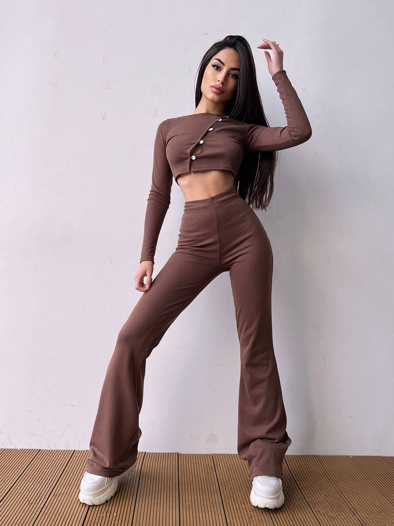 Комплект : штани кльош і топ на ґудзиках Комплект : штани кльош і топ на ґудзиках | PUSHKA SHOP