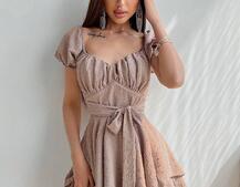 Платье со сборкой на груди и пышной юбкой  | PUSHKA SHOP