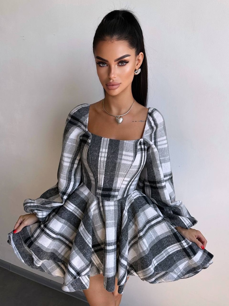 Корсетна сукня з подвійною спідницею та обʼємними рукавами у клітинку Корсетна сукня з подвійною спідницею та обʼємними рукавами у клітинку | PUSHKA SHOP