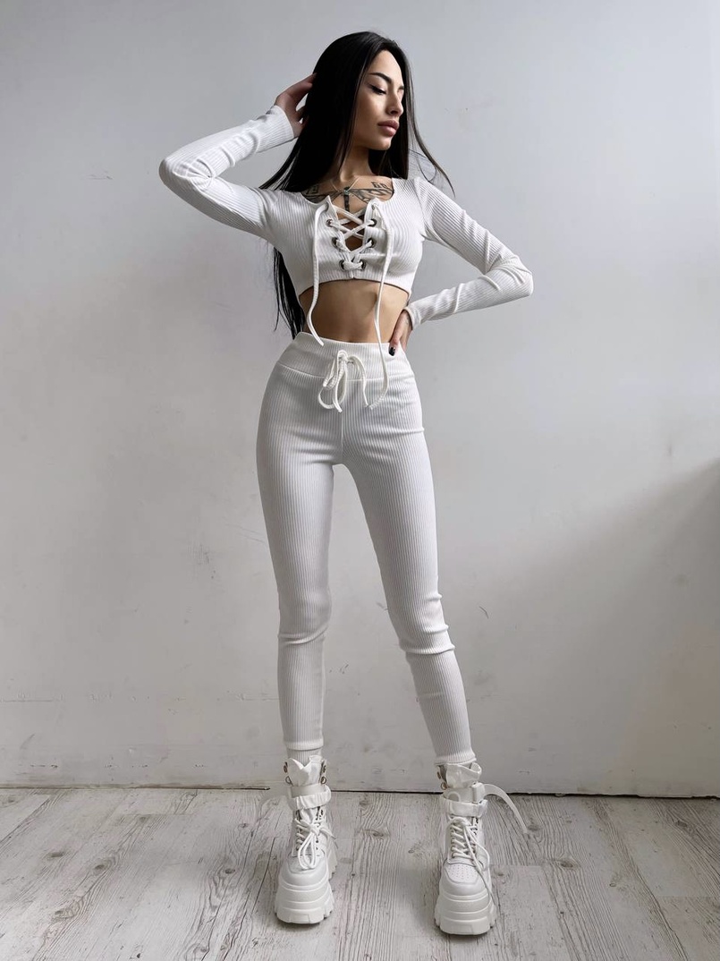 Трикотажный комплект: топ со шнуровкой + леггинсы Трикотажный комплект: топ со шнуровкой + леггинсы | PUSHKA SHOP