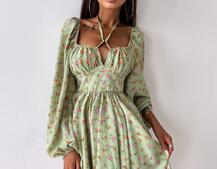 Цветочное платье с пышной юбкой и завязками на груди Цветочное платье с пышной юбкой и завязками на груди | PUSHKA SHOP