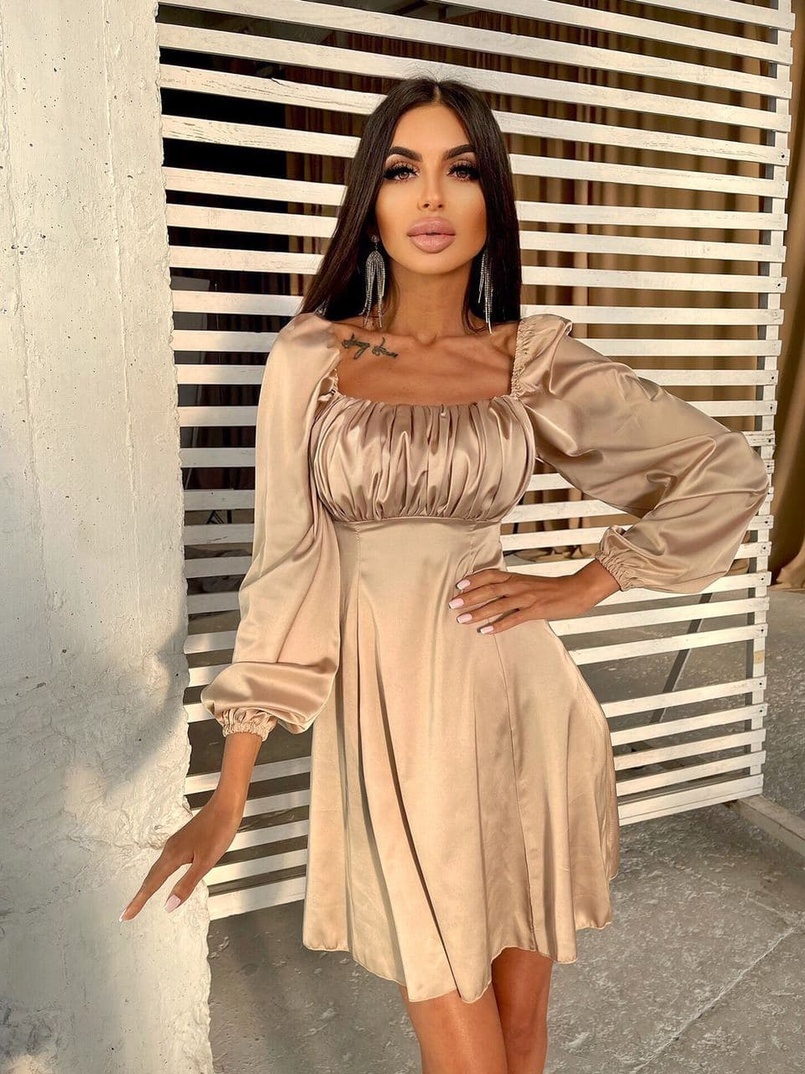 Шелковое приталенное платье со сборкой на груди Шелковое приталенное платье со сборкой на груди | PUSHKA SHOP