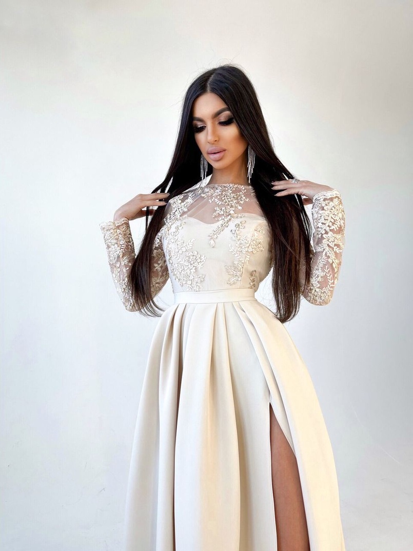 Платье макси с кружевным верхом и разрезом на юбке  | PUSHKA SHOP