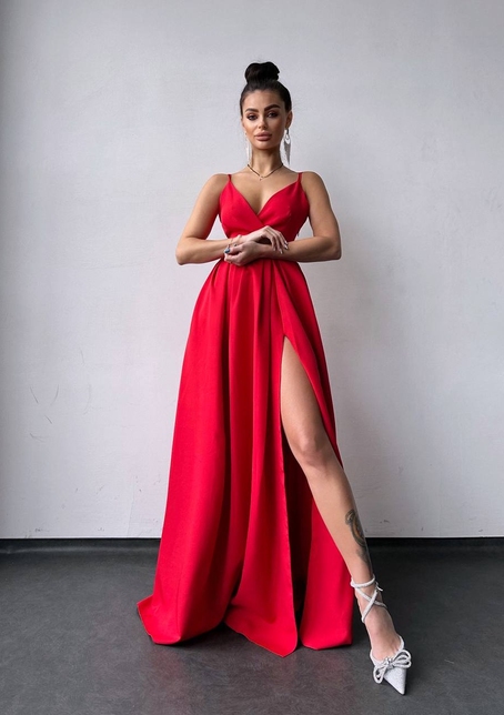 Сукня максі на тонких бретелях з розрізом на спідниці  | PUSHKA SHOP