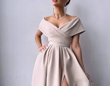 Сукня максі  з відкритими плечима та розрізом на спідниці Сукня максі  з відкритими плечима та розрізом на спідниці | PUSHKA SHOP