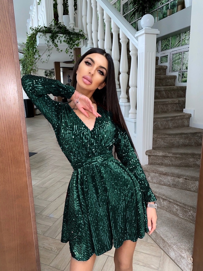 Платье с пайетками и запахом на груди Платье с пайетками и запахом на груди | PUSHKA SHOP