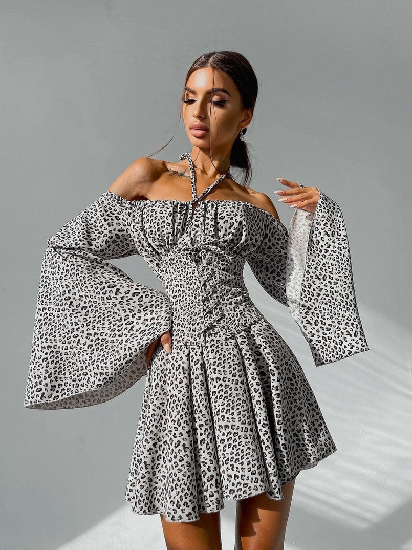 Комплект: платье с расклешенными рукавами + корсет Комплект: платье с расклешенными рукавами + корсет | PUSHKA SHOP