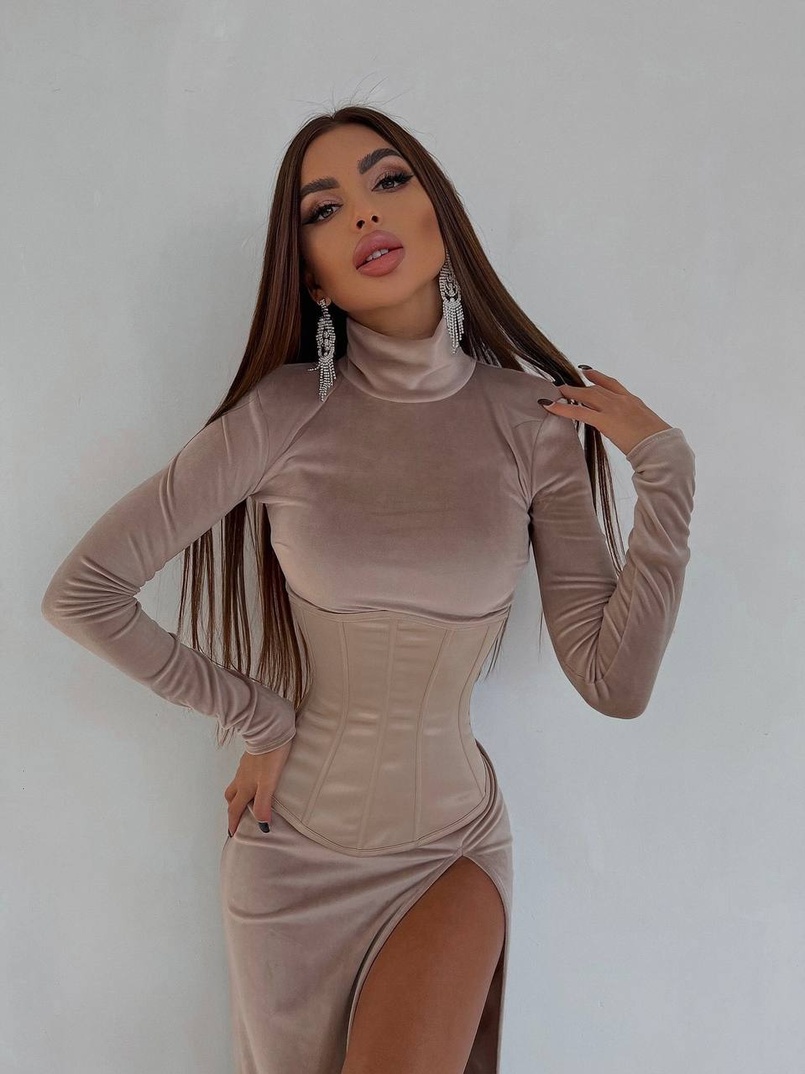 Оксамитова сукня міді з розрізом + атласний корсет Оксамитова сукня міді з розрізом + атласний корсет | PUSHKA SHOP