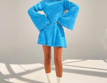 Трикотажна сукня міні з розкльошеними рукавами та відкритою спиною Трикотажна сукня міні з розкльошеними рукавами та відкритою спиною | PUSHKA SHOP