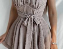 Платье со сборкой на груди и пышной юбкой  | PUSHKA SHOP