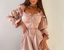 Платье с чашечками и пышной юбкой с оборками Платье с чашечками и пышной юбкой с оборками | PUSHKA SHOP