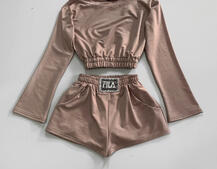 Костюм с расклешенными рукавами и шортами с нашивкой Костюм с расклешенными рукавами и шортами с нашивкой | PUSHKA SHOP