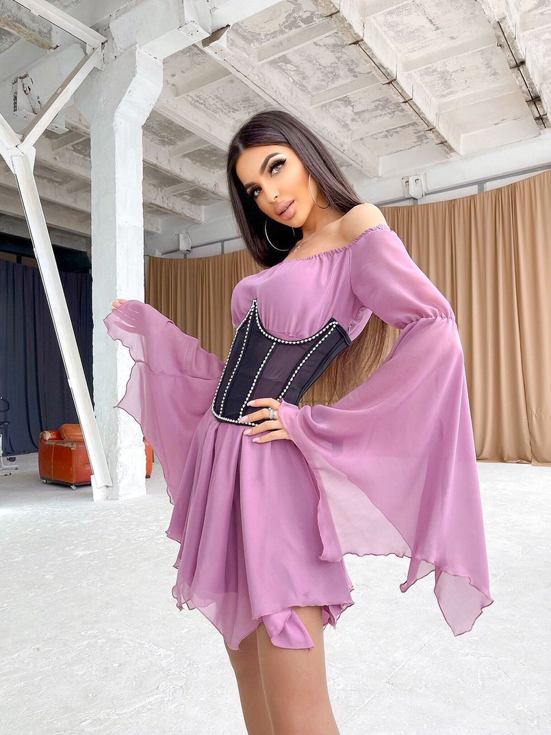 Шифоновое платье ассиметричного кроя с расклешенными рукавами + корсет декорированный стразами  | PUSHKA SHOP