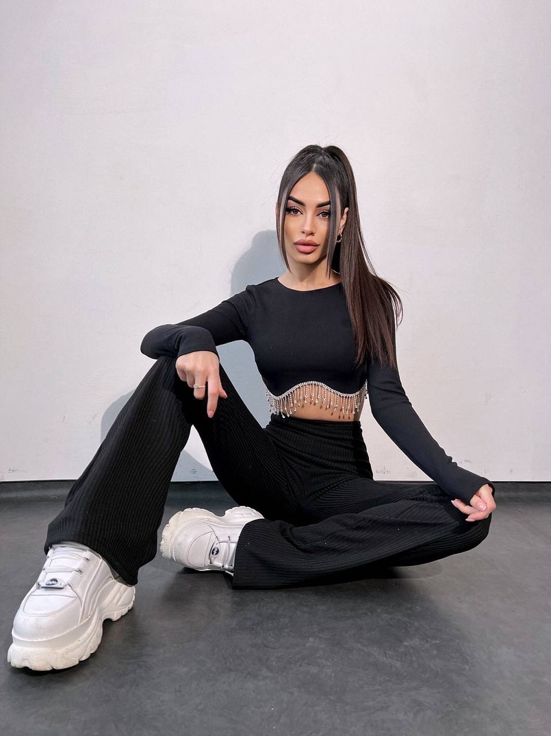 Комплект : штани кльош і топ , декорований бахромою зі страз Ручна робота Комплект : штани кльош і топ , декорований бахромою зі страз Ручна робота | PUSHKA SHOP