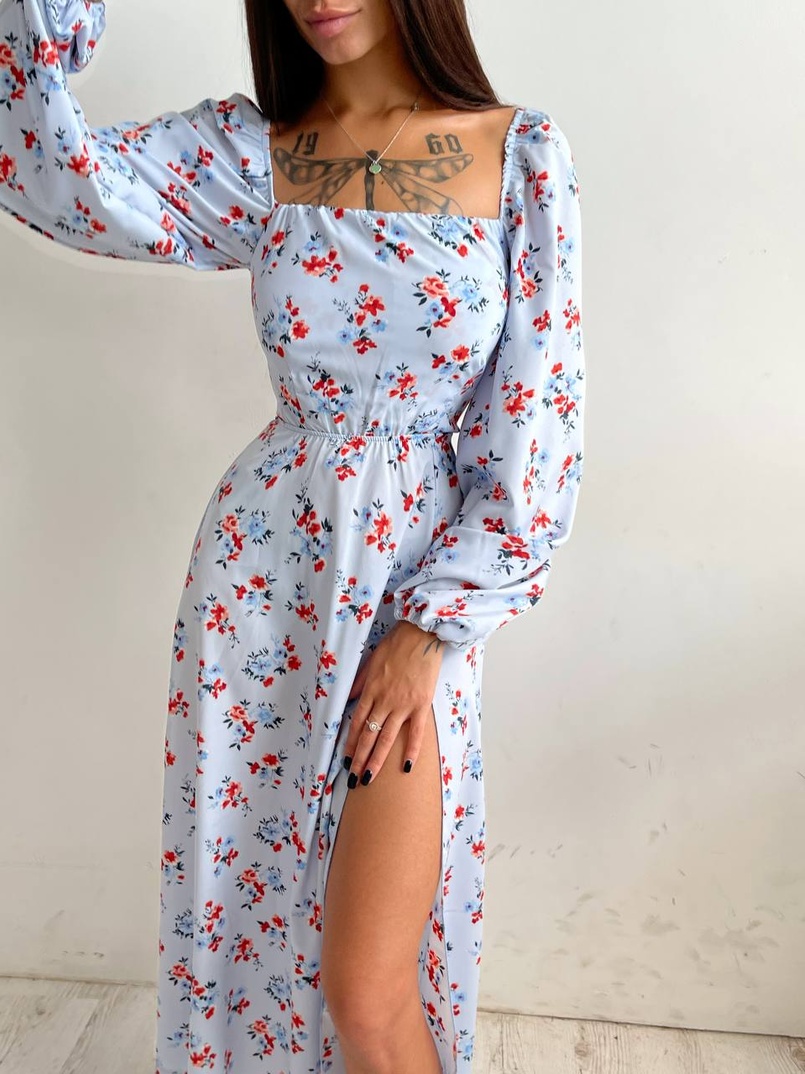 Сукня зі шнурівкою по спинці та розрізом на спідниці Сукня зі шнурівкою по спинці та розрізом на спідниці | PUSHKA SHOP