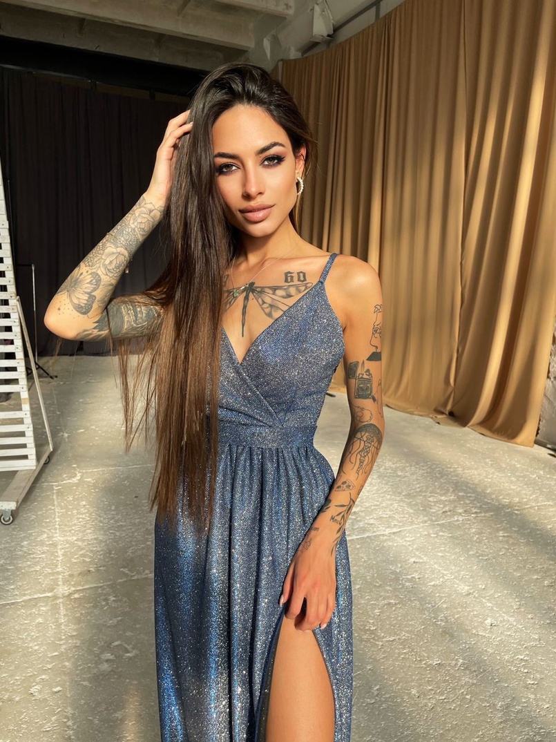 Блестящее платье-макси с разрезом Блестящее платье-макси с разрезом | PUSHKA SHOP